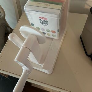OXO White Vegetable Spiralizer